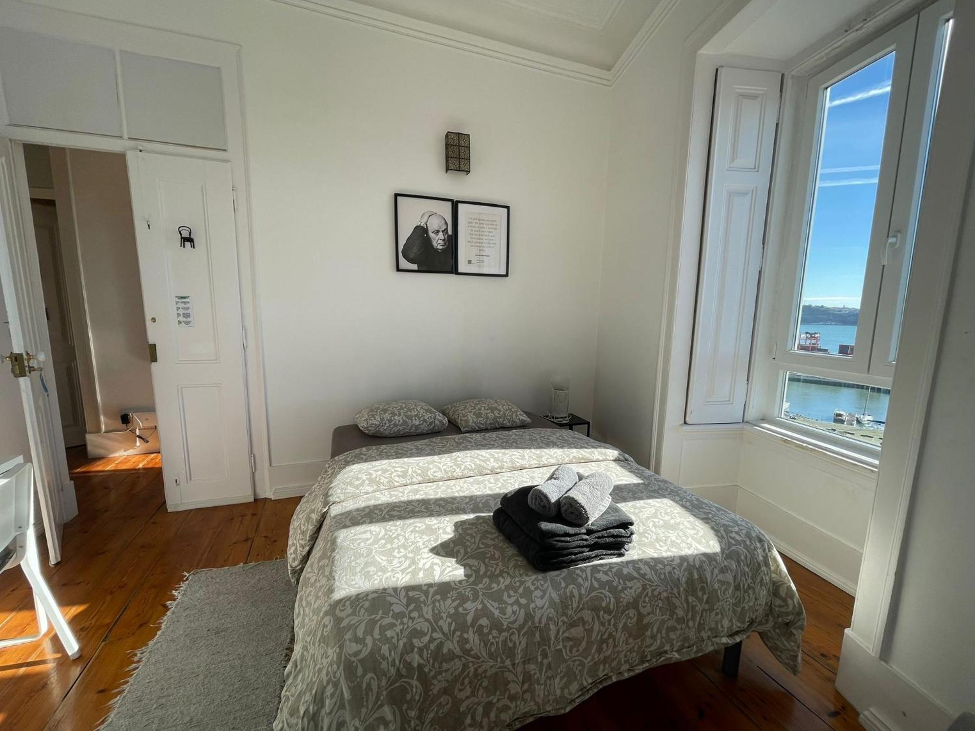 Embassy Arriaga Private Elegance Rooms In Stylish Shared Apartment Lissabon Exterior foto