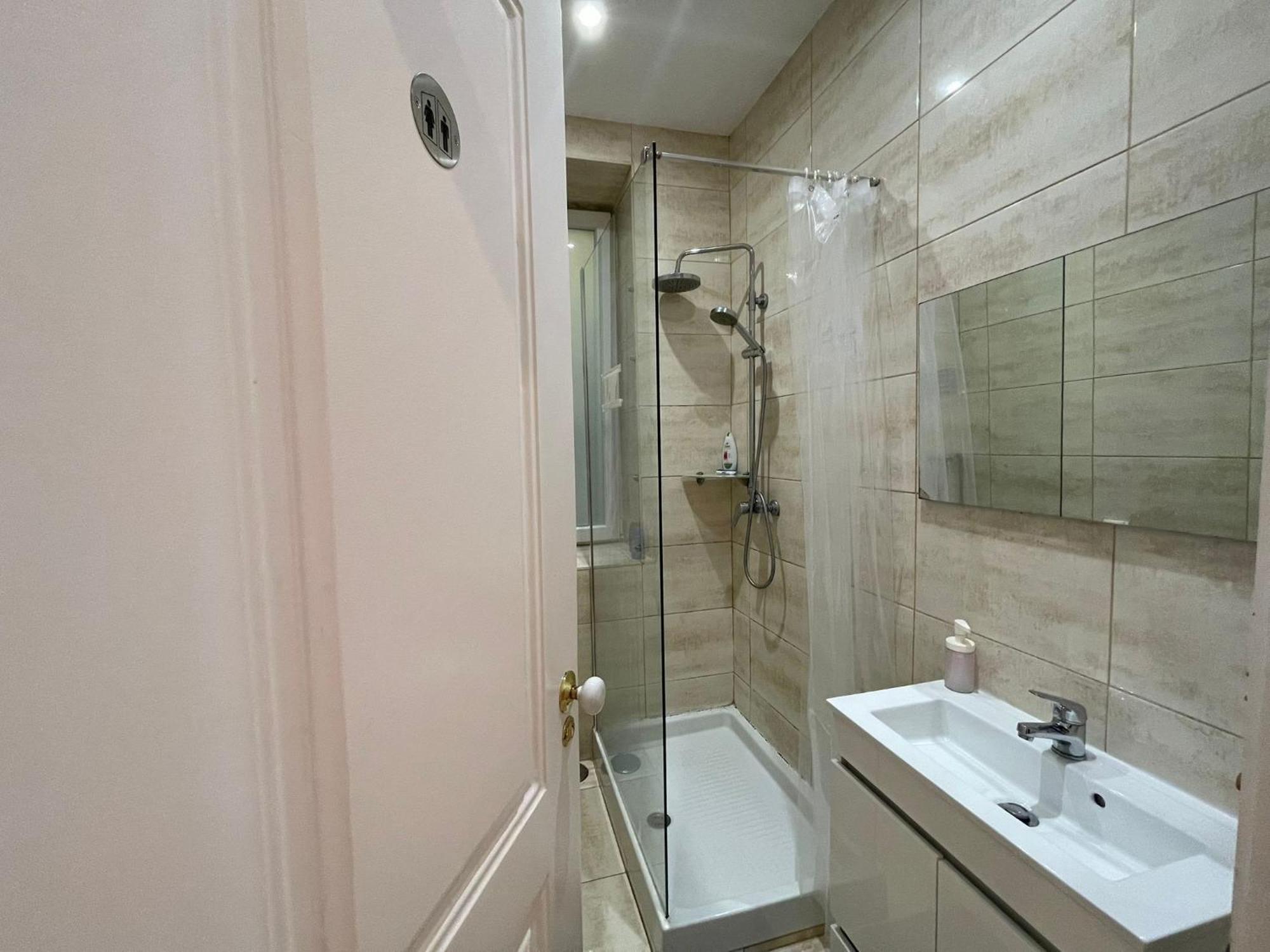 Embassy Arriaga Private Elegance Rooms In Stylish Shared Apartment Lissabon Exterior foto